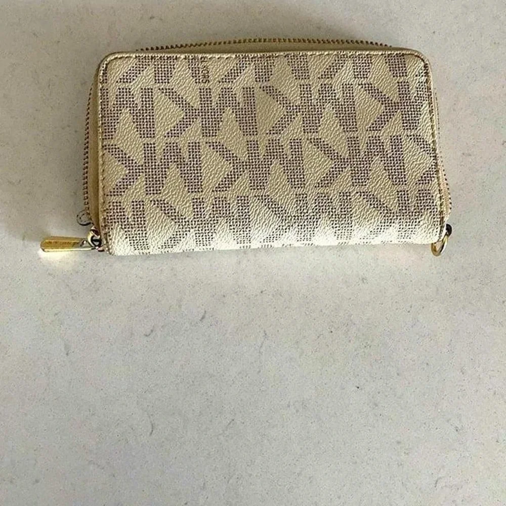 MICHAEL Michael Kors Jet Set Travel Continental Wallet Wristlet
